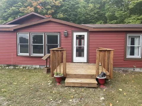2582 M-33, Cheboygan, MI 49721