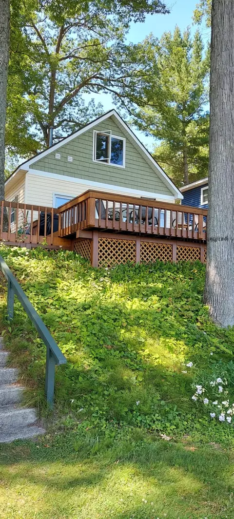 9142 W Higgins Lake Drive Apt 2 Roscommon Mi 48653 Dr # 2, Roscommon, MI 48653
