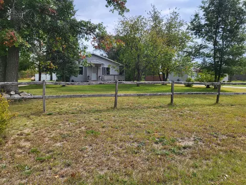 137 Tamarack Circle Grayling Mi 49738 Cir, Grayling, MI 49738