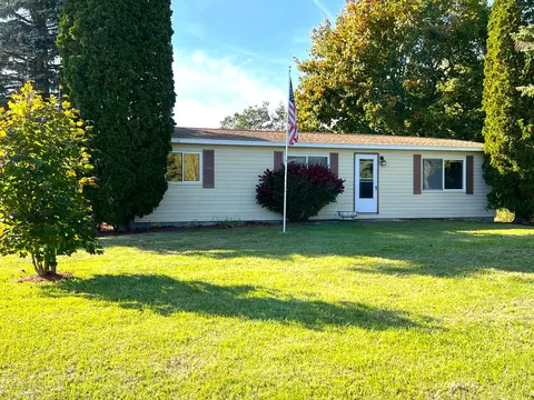 10235 Townline Rd, Cheboygan, MI 49721