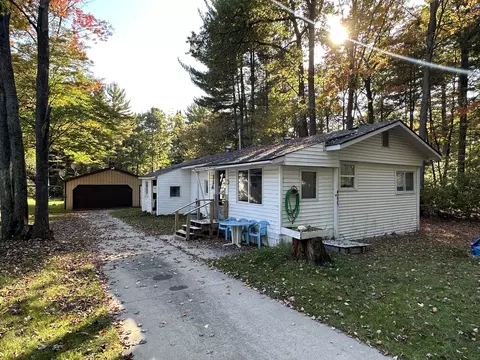 4225 Clark St, Lewiston, MI 49756