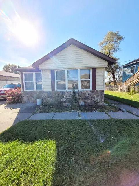 11071 W Shore Dr, Houghton Lake, MI 48629