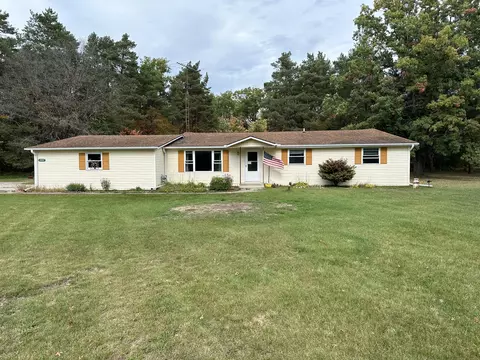 3824 Sheridan Rd, Lewiston, MI 49756