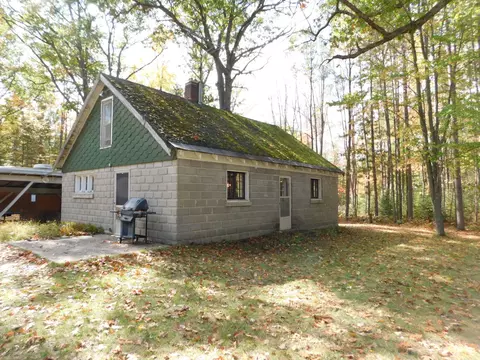 1713 Coupland Rd, Mio, MI 48647