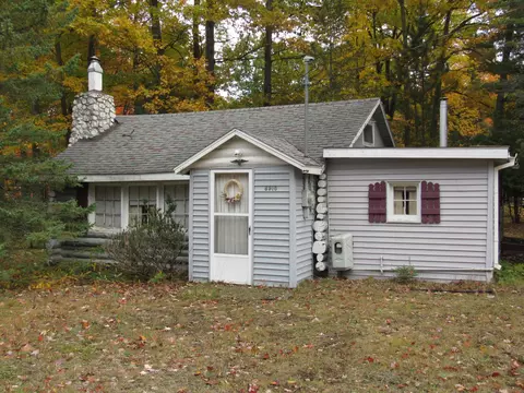 8910 N Loxley Rd, Roscommon, MI 48653