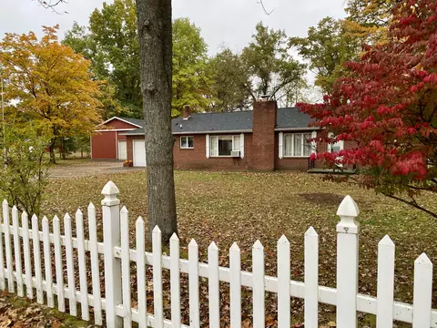 1655 W Pratt Lake Rd, Gladwin, MI 48624