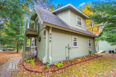 848 Golf Cottage Dr, Lewiston, MI 49756