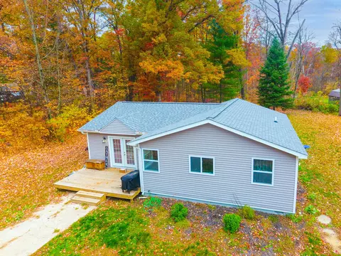 3564 W Lansing Road Roscommon Mi 48653 Rd, Roscommon, MI 48653