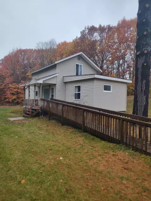 981 Indian Trl, Cheboygan, MI 49721