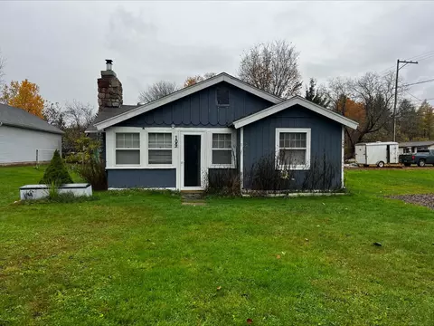 109 N Third St, Roscommon, MI 48653