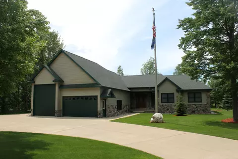 6370 Fox Run Dr, Grayling, MI 49738