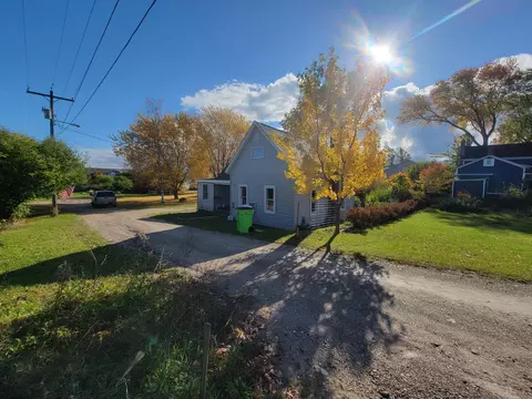 40 Morneau St, St. Ignace, MI 49781
