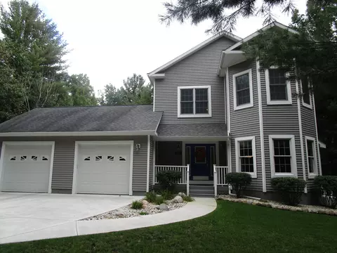 6927 Chippewa Trail Indian River Mi 49749 Trl, Indian River, MI 49749