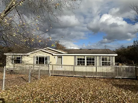 801 S Fourth St, Harrisville, MI 48740