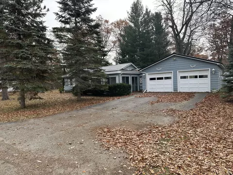 106 Oak St, Prudenville, MI 48651