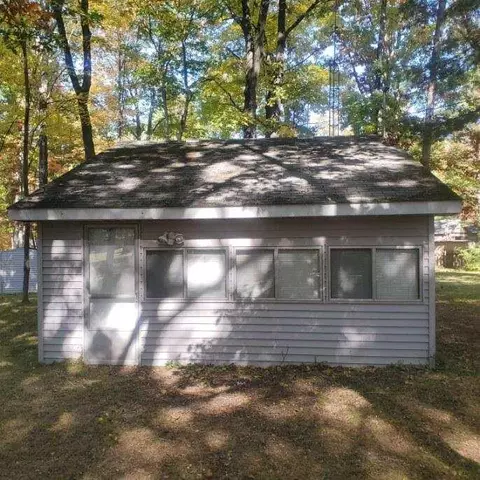 5324 Jewel St, Gladwin, MI 48624