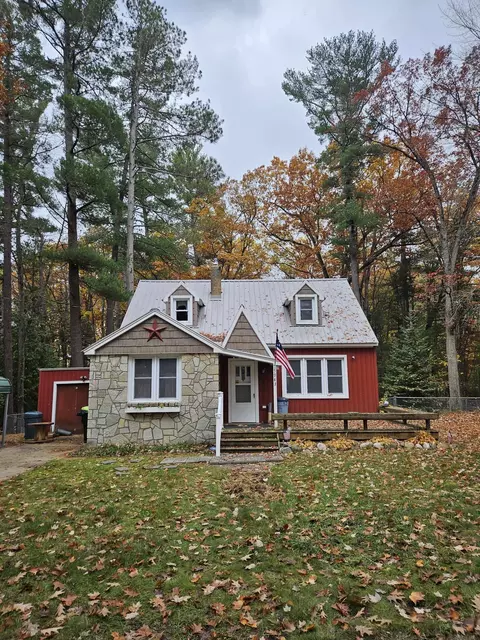 5043 Wilder St, Topinabee, MI 49791