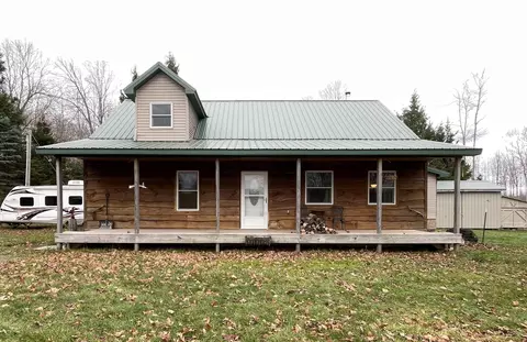 13972 Douglas Road Cheboygan Mi 49721 Rd, Cheboygan, MI 49721