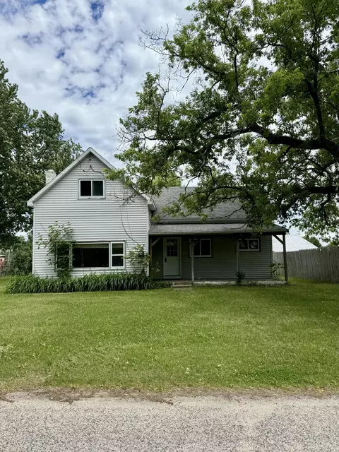 7864 Maple St, Vanderbilt, MI 49795