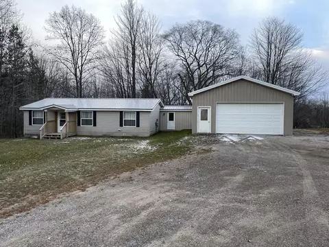 7690 N Straits Highway Cheboygan Mi 49721 Hwy, Cheboygan, MI 49721