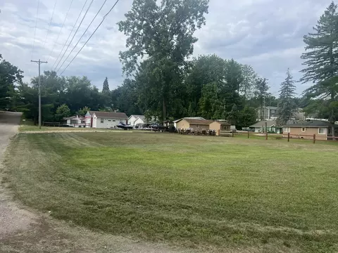 215 Gasoline Alley Houghton Lake Mi 48629 Aly, Houghton Lake, MI 48629