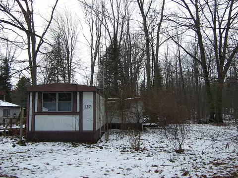 137 Black Bear Circle Roscommon Mi 48653 Cir, Roscommon, MI 48653 photo 3
