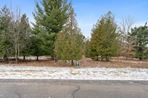 1035 Grand Ridge Dr, Petoskey, MI 49770