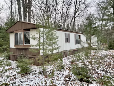 22811 Tomahawk Lake Rd, Atlanta, MI 49709
