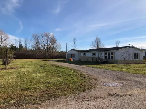313 S D Street Cheboygan Mi 49721 St, Cheboygan, MI 49721