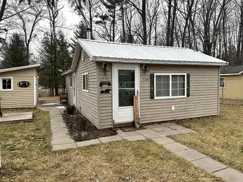 5260 Rose St, Gladwin, MI 48624 photo 16