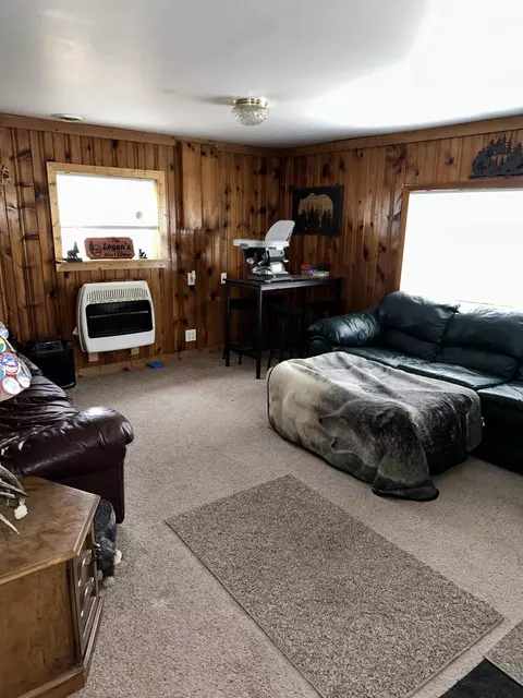 5260 Rose St, Gladwin, MI 48624 photo 3