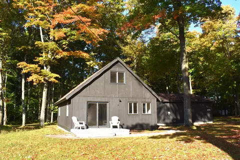 7833 Galbraith Rd, Cheboygan, MI 49721