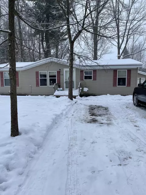 413 Beech Street Houghton Lake Mi 48629 St, Houghton Lake, MI 48629