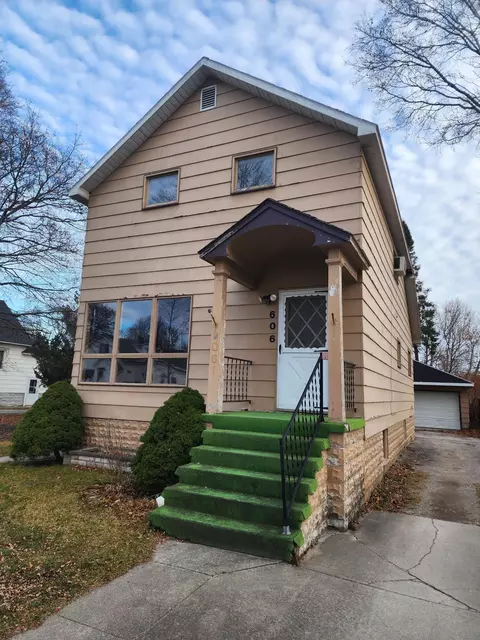 606 S 7th Ave, Alpena, MI 49707