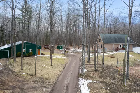 1995 W Hackleburg Rd, Indian River, MI 49749