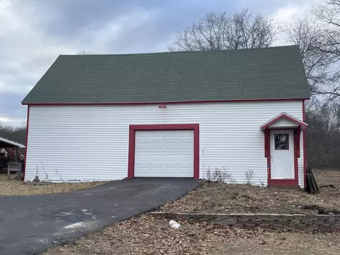 Exterior - 2416 W Maplehurst Drive Roscommon Mi 48653 Dr, Roscommon, MI 48653 photo 9 of 12
