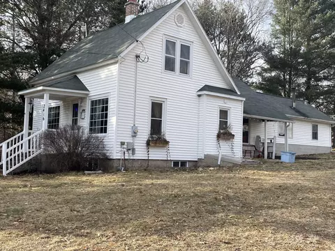 Exterior - 2416 W Maplehurst Drive Roscommon Mi 48653 Dr, Roscommon, MI 48653 photo 2 of 12