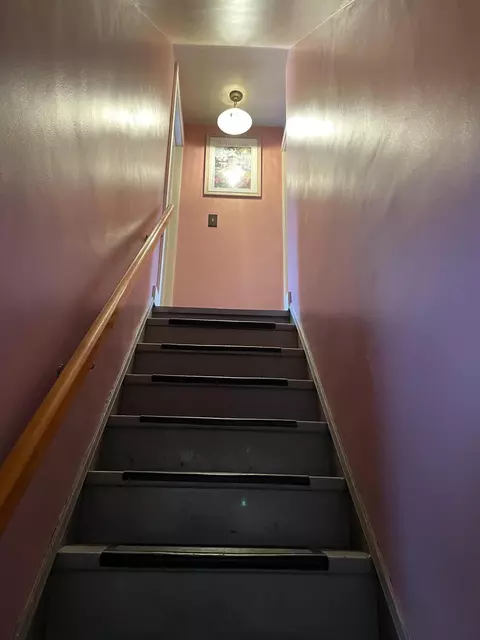 Entry Way - 2416 W Maplehurst Drive Roscommon Mi 48653 Dr, Roscommon, MI 48653 photo 2 of 2