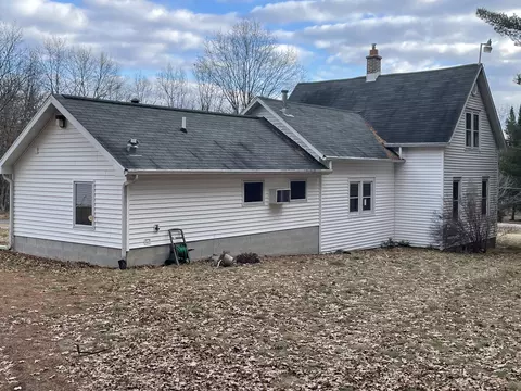 Exterior - 2416 W Maplehurst Drive Roscommon Mi 48653 Dr, Roscommon, MI 48653 photo 6 of 12