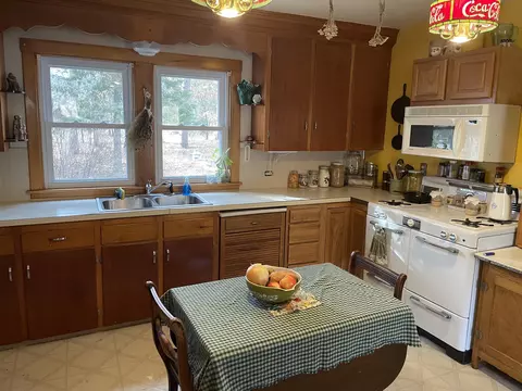 Kitchen - 2416 W Maplehurst Drive Roscommon Mi 48653 Dr, Roscommon, MI 48653 photo 1 of 3