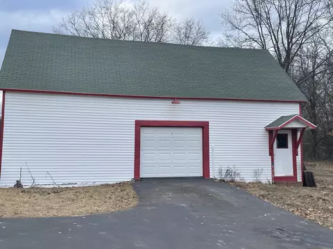 Exterior - 2416 W Maplehurst Drive Roscommon Mi 48653 Dr, Roscommon, MI 48653 photo 10 of 12