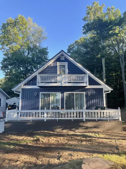 9570 E Colby Rd, Crystal, MI 48818