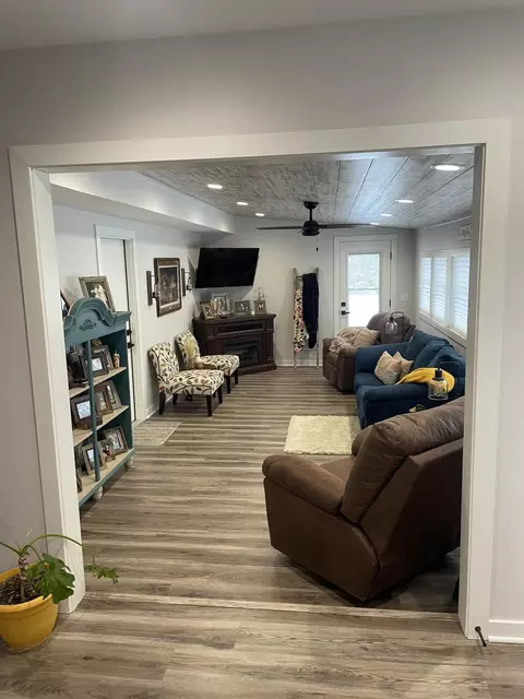 9570 E Colby Rd, Crystal, MI 48818 photo 3