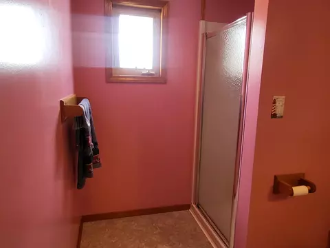 Bath - 6901 S Stephan Bridge Road Roscommon Mi 48653 Rd, Roscommon, MI 48653 photo 9 of 9