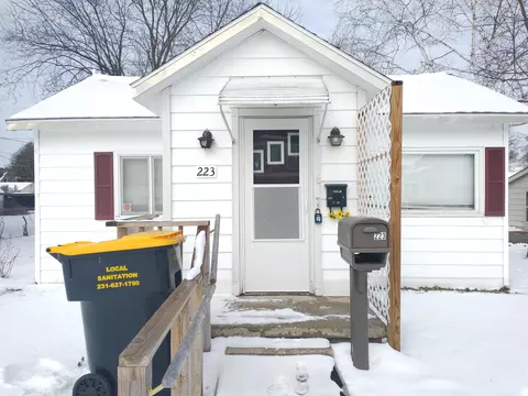 223 N C Street Cheboygan Mi 49721 St, Cheboygan, MI 49721