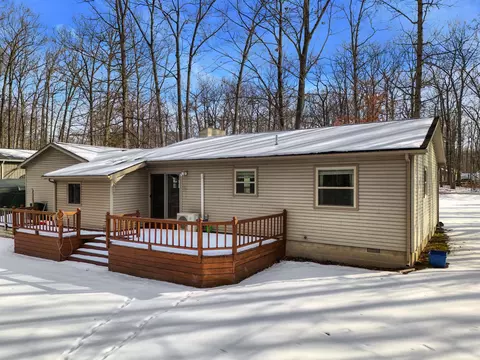 Exterior - 403 Dante Drive Roscommon Mi 48653 Dr, Roscommon, MI 48653 photo 8 of 10