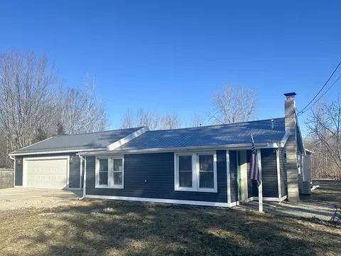 2845 E Shearer Rd, Midland, MI 48642