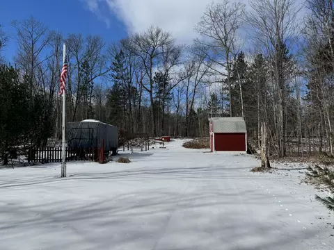 5886 Bear Lake Rd, Johannesburg, MI 49751