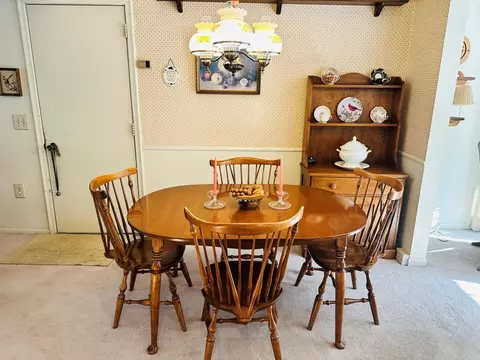 Dining - 207 W Road Roscommon Mi 48653 Rd, Roscommon, MI 48653 photo 5 of 5
