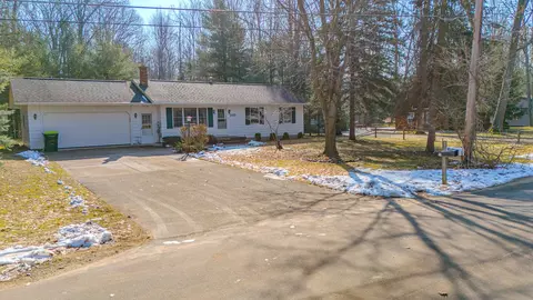 Exterior - 207 W Road Roscommon Mi 48653 Rd, Roscommon, MI 48653 photo 14 of 16